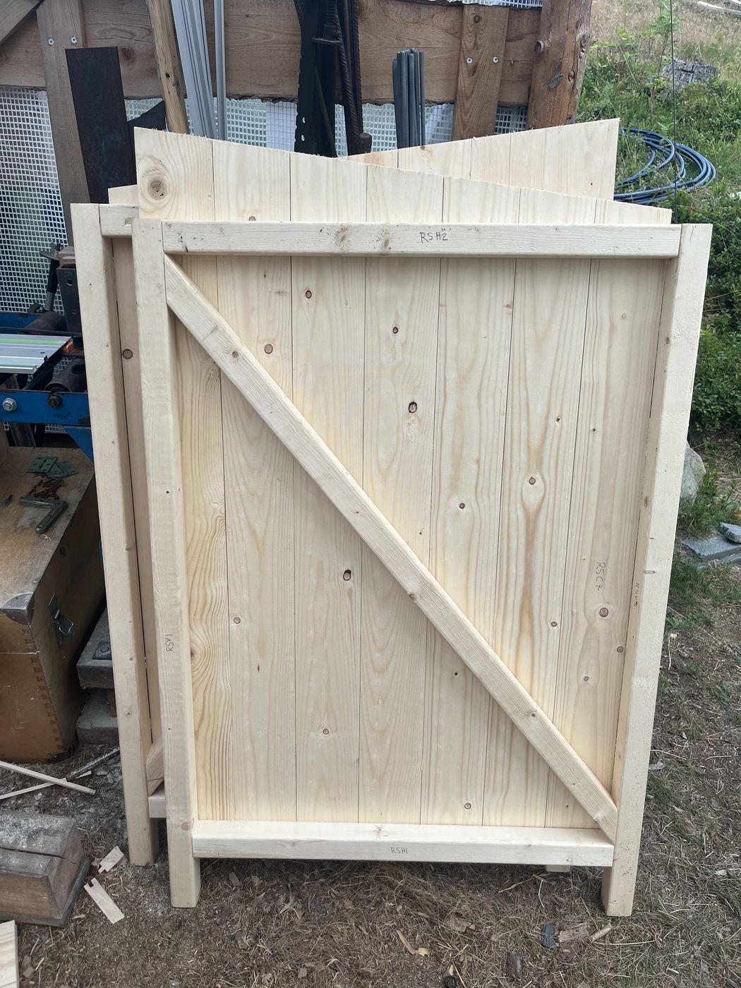 Side panel assembled